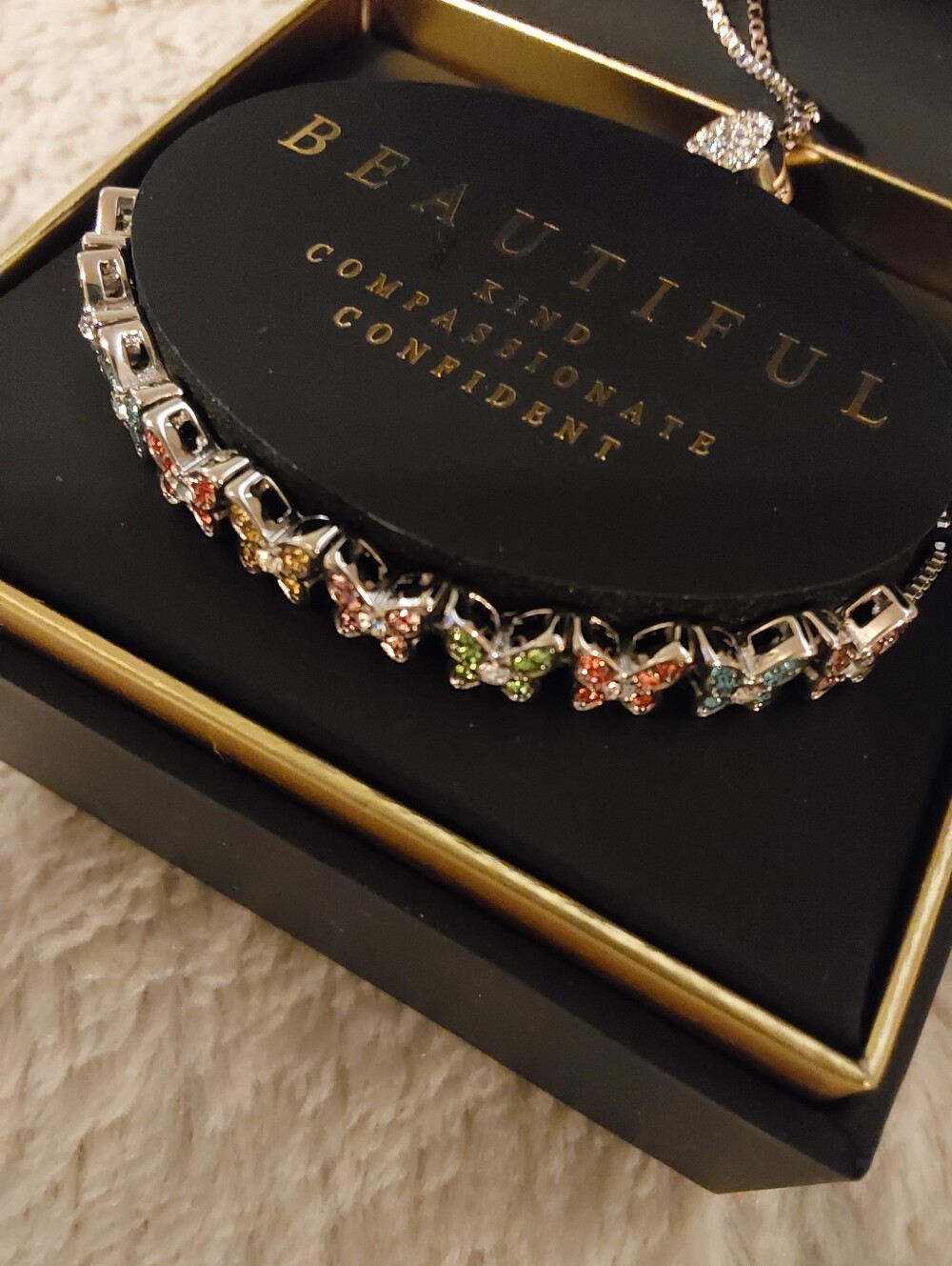 🌺 NIB Brilliance Multi-Color Butterfly Bracelet - Silver Plated Women’s Jewelry - Picture 4 of 7